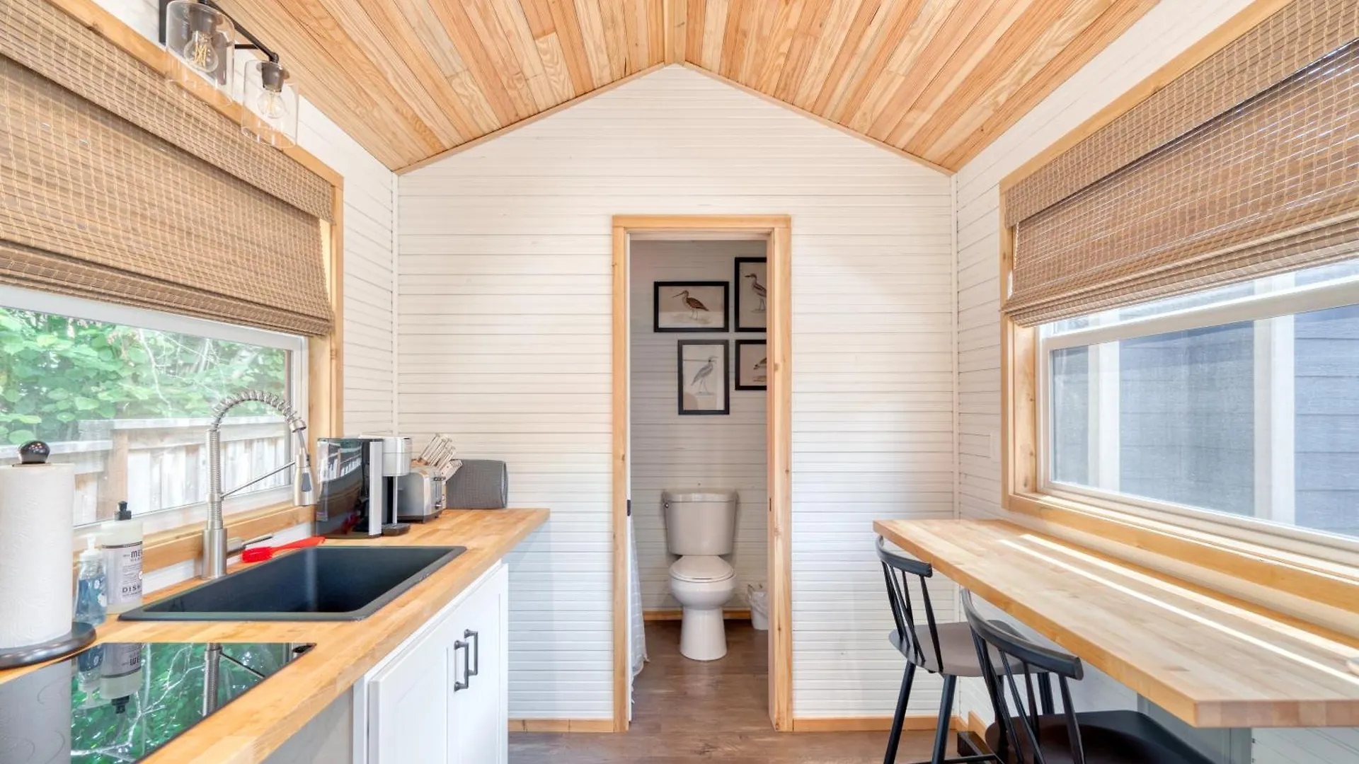 Stay Portland Collection - Tiny Farmhouse - Walk To Local Shops & Restaurants Holiday home