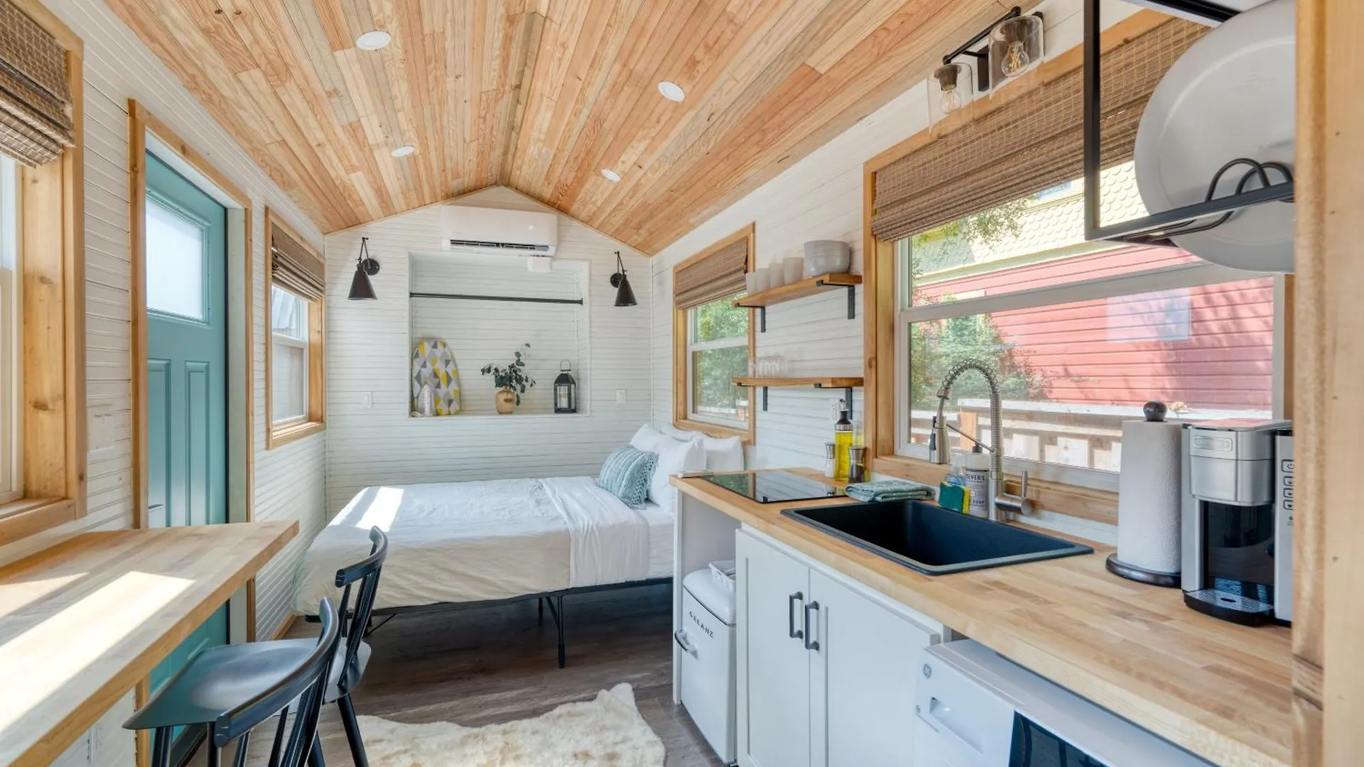 Holiday home Stay Portland Collection - Tiny Farmhouse - Walk To Local Shops & Restaurants United States