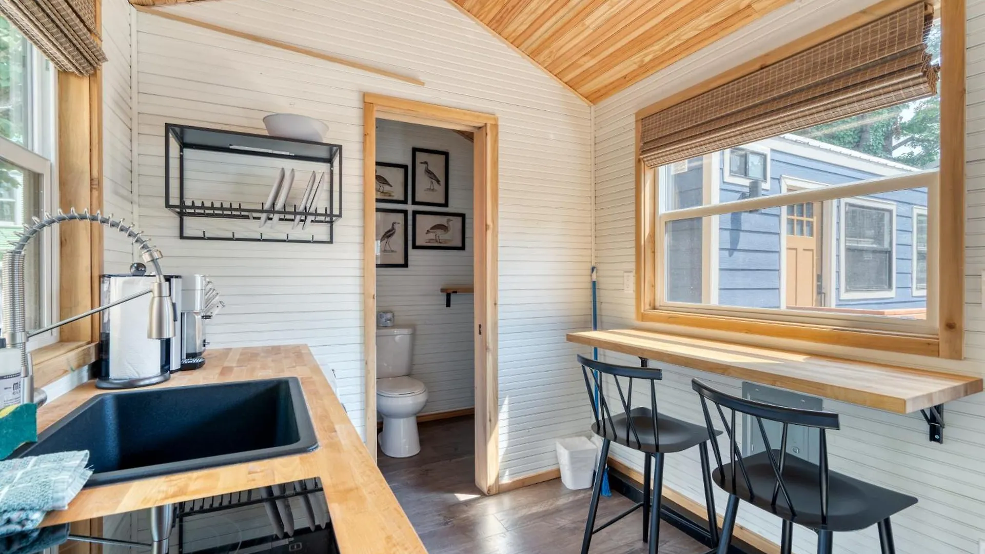 Stay Portland Collection - Tiny Farmhouse - Walk To Local Shops & Restaurants Holiday home