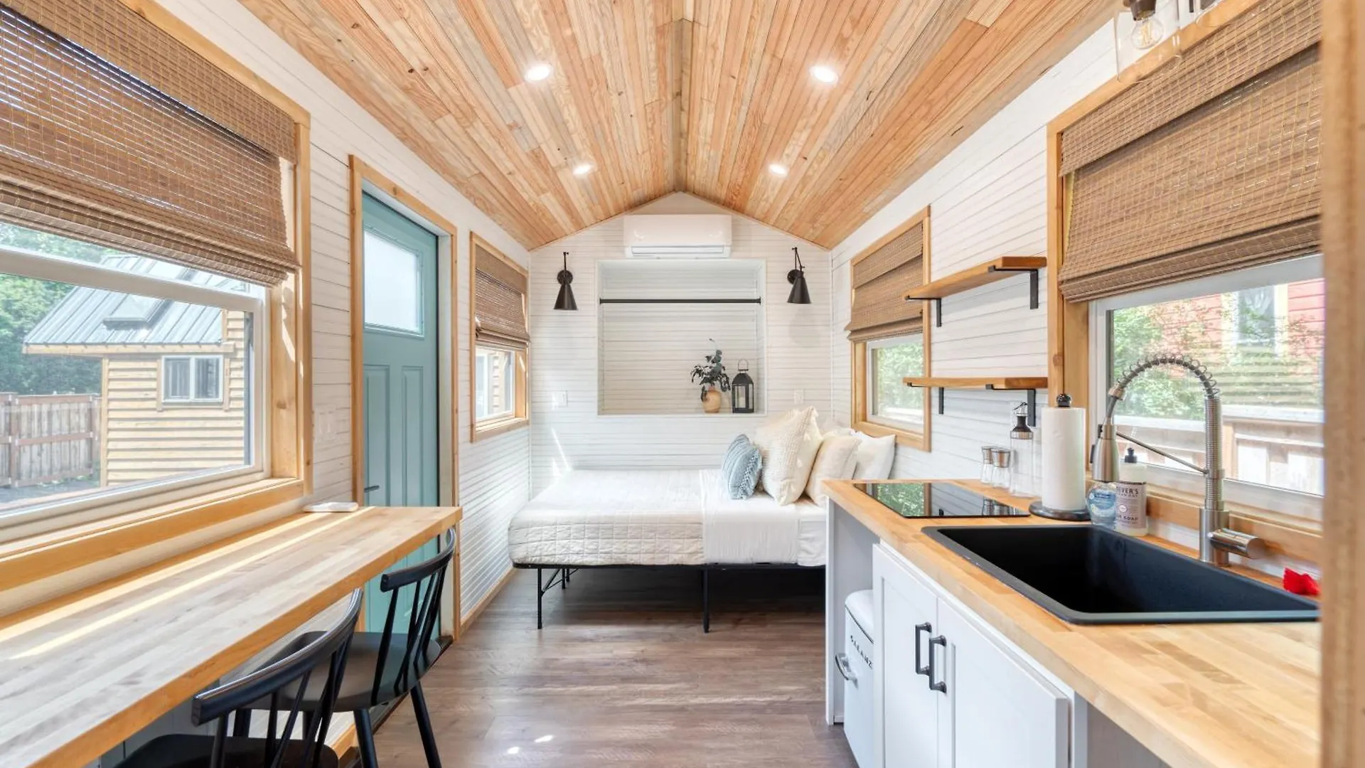 Holiday home Stay Portland Collection - Tiny Farmhouse - Walk To Local Shops & Restaurants
