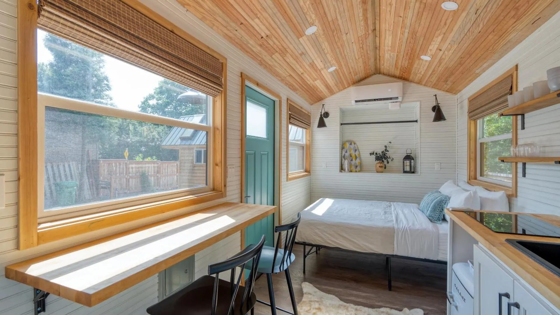 Holiday home Stay Portland Collection - Tiny Farmhouse - Walk To Local Shops & Restaurants