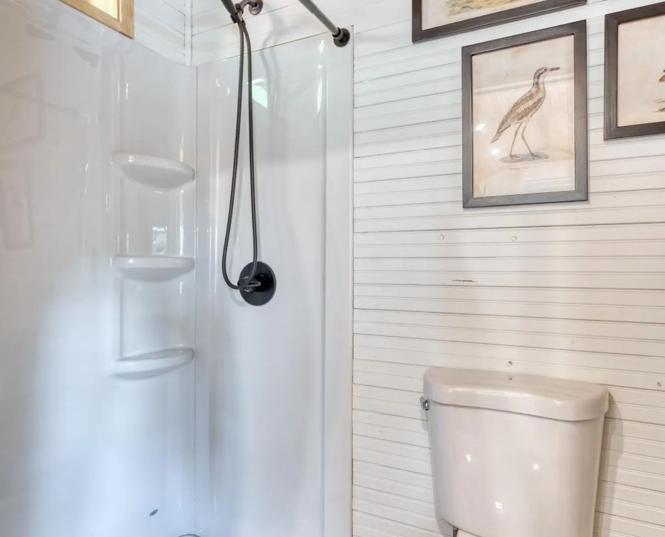 Stay Portland Collection - Tiny Farmhouse - Walk To Local Shops & Restaurants 0*,  United States