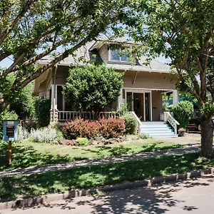 Southeast Comfy & Eclectic Craftsman Holiday home